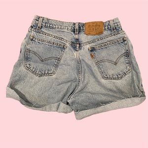 Levi’s 560 cutoff shorts